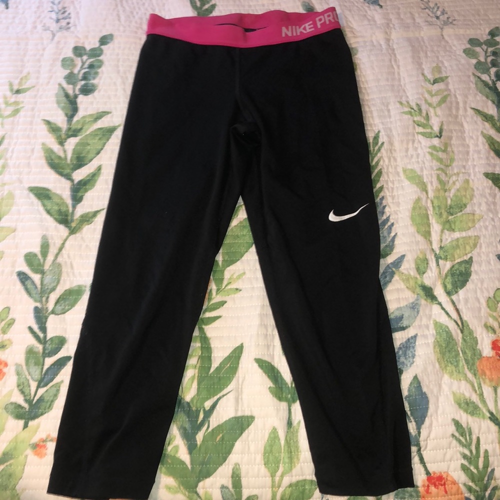 Nike Pro Women’s Capri Leggings